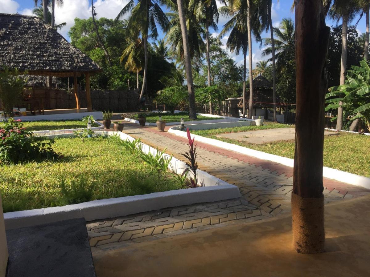 Mafia Neptune Villa Lodge Utende 外观 照片
